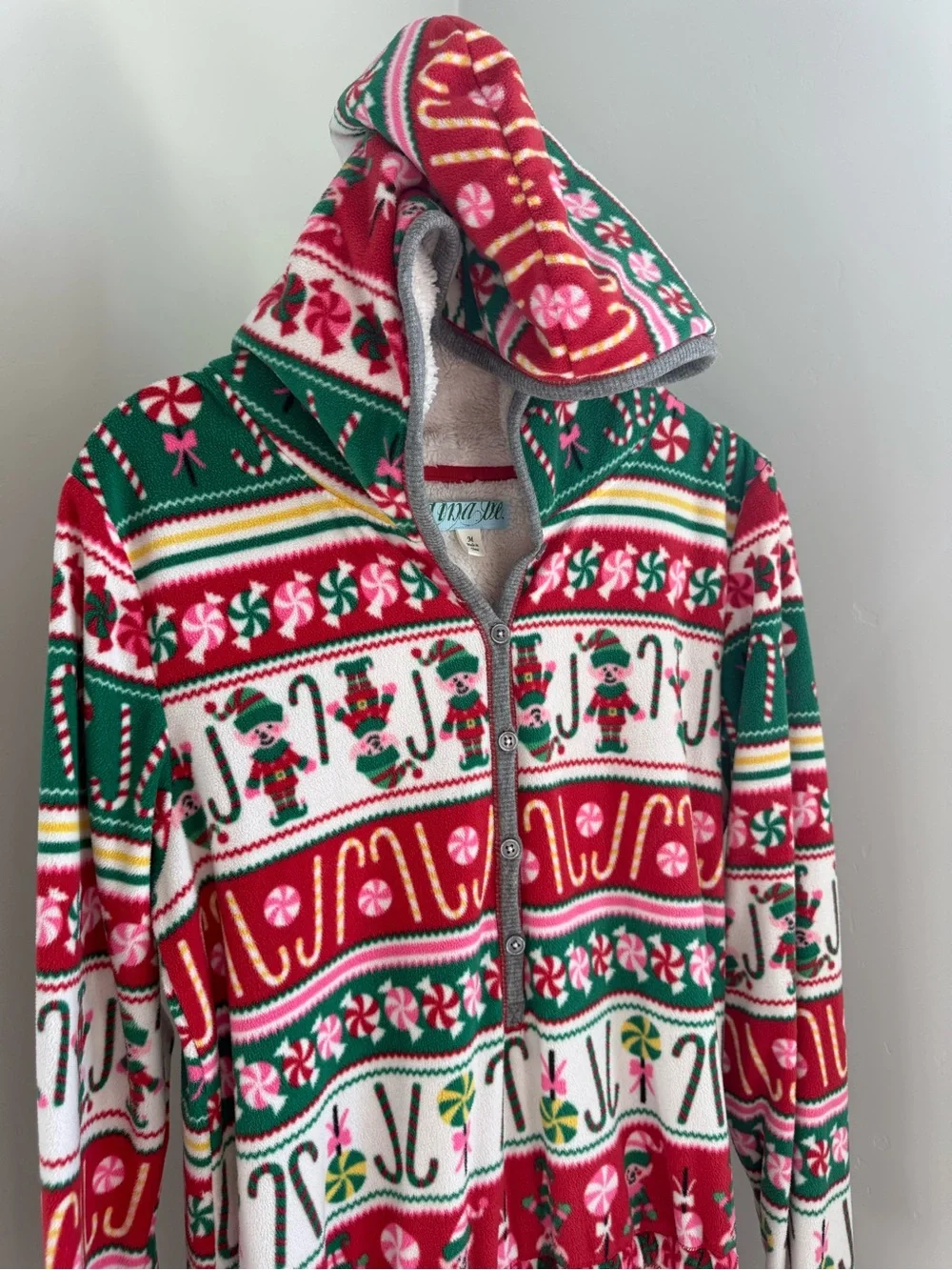 Unbranded hooded peppermints 59